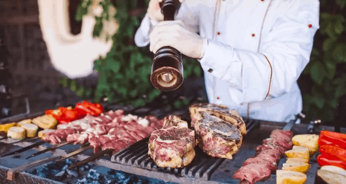 {{Gelo e Gela}} 5 passos para organizar um churrasco 1 %categoria 5 passos para organizar um churrasco