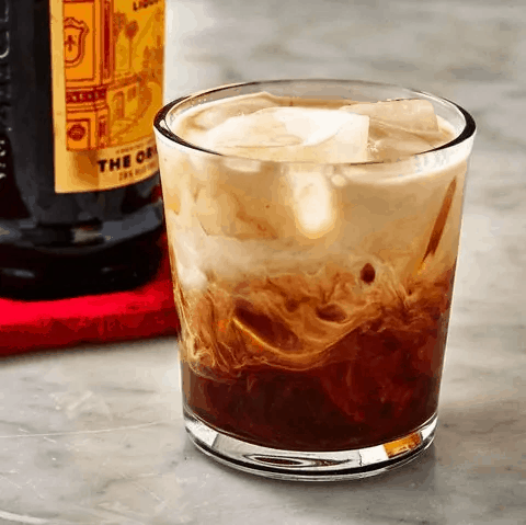 {{Gelo e Gela}} 10 drinks fáceis e baratos para fazer na sua festa whiruss %categoria 10 drinks fáceis e baratos para fazer na sua festa